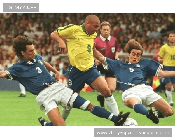 足球冲刺次数在比赛关键阶段体现前锋爆发力的重要指标